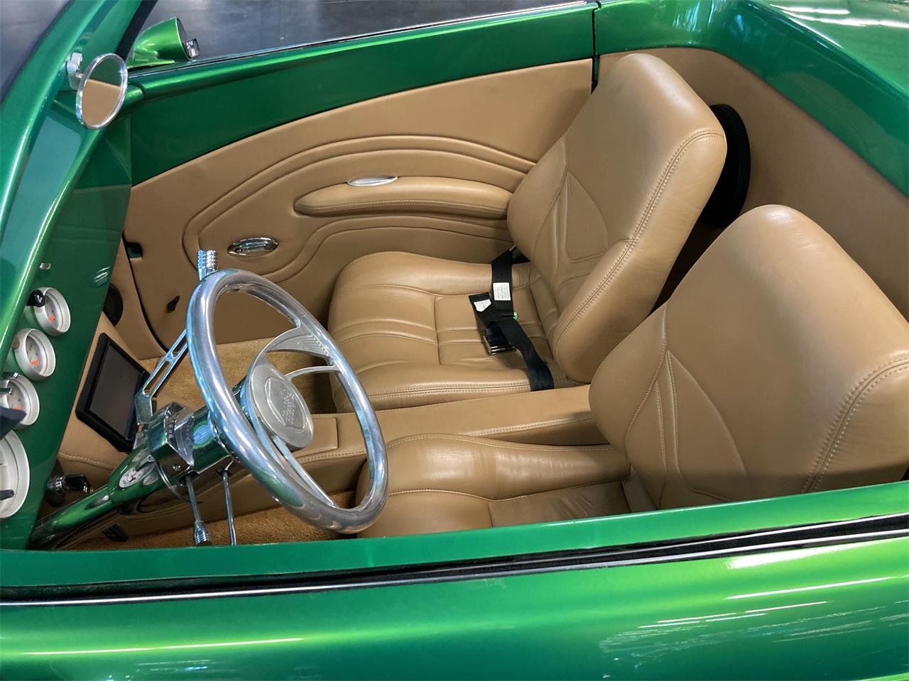 Ford-Roadster-1939-Candy-Metallic-Green-Tan-22