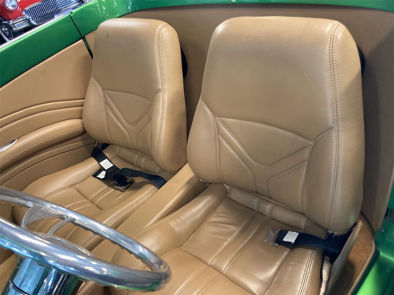 Ford-Roadster-1939-Candy-Metallic-Green-Tan-23