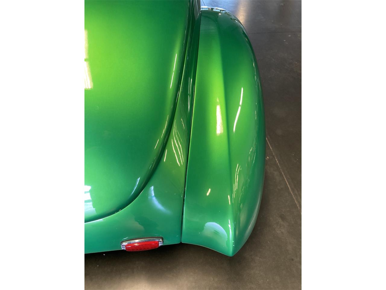 Ford-Roadster-1939-Candy-Metallic-Green-Tan-24