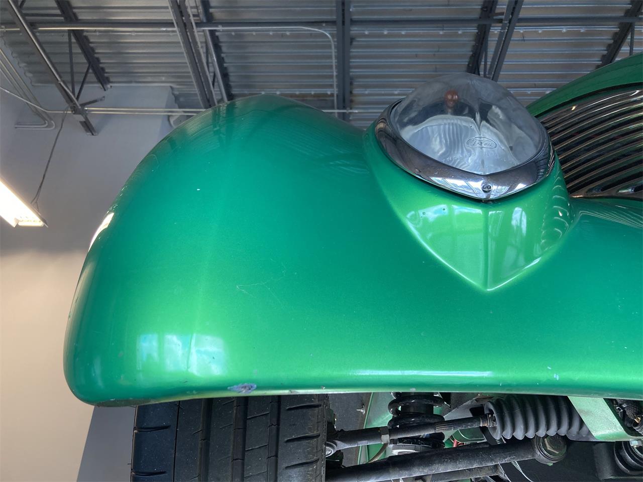 Ford-Roadster-1939-Candy-Metallic-Green-Tan-25