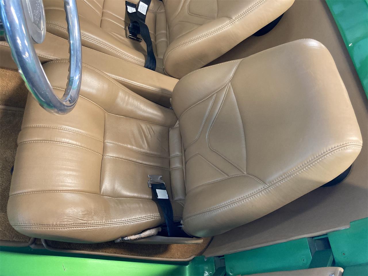 Ford-Roadster-1939-Candy-Metallic-Green-Tan-26