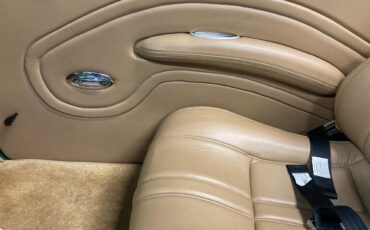 Ford-Roadster-1939-Candy-Metallic-Green-Tan-31
