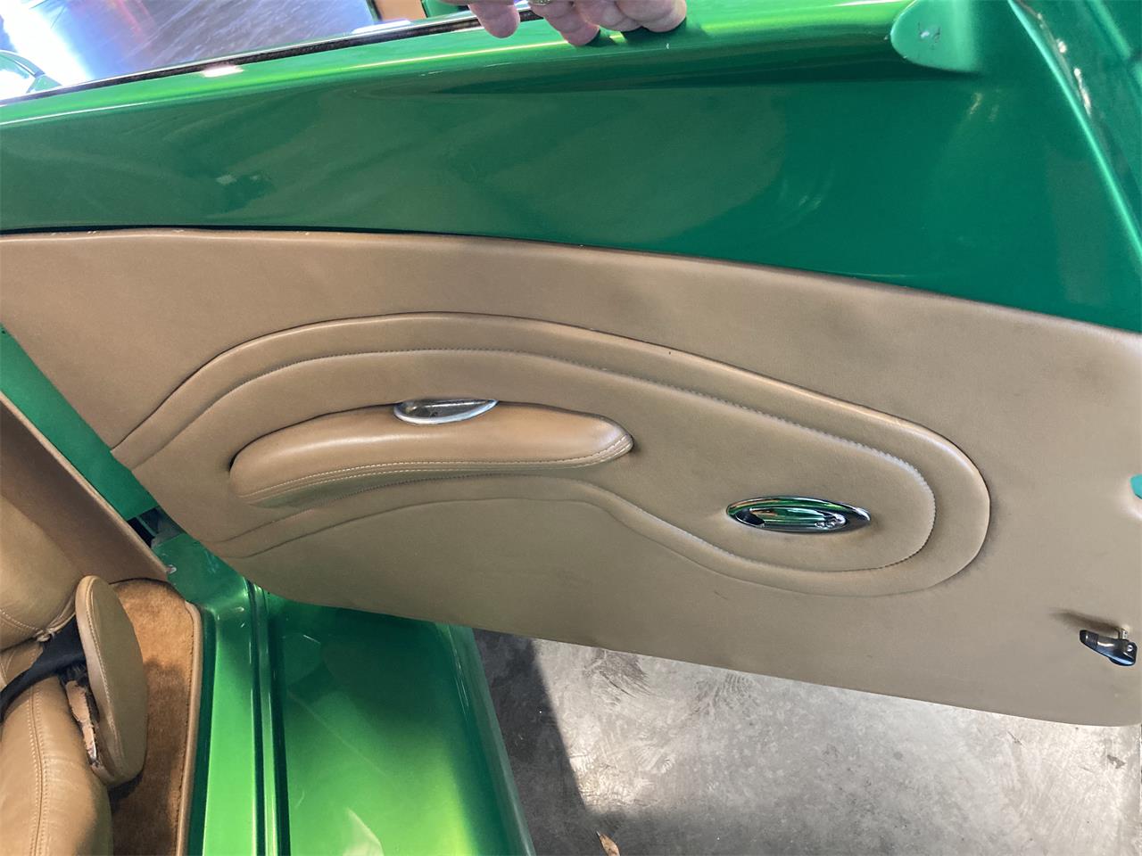 Ford-Roadster-1939-Candy-Metallic-Green-Tan-39