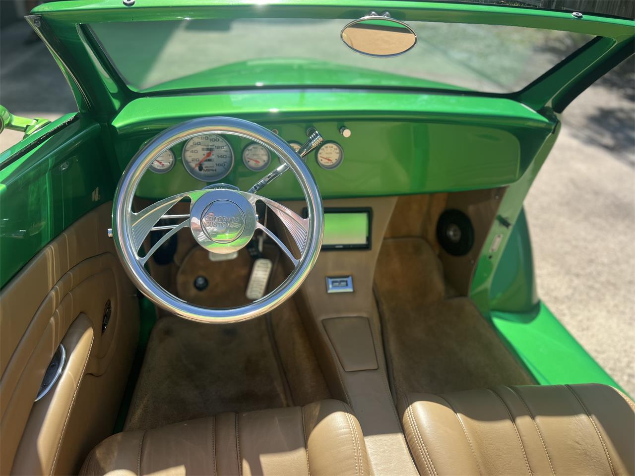 Ford-Roadster-1939-Candy-Metallic-Green-Tan-4