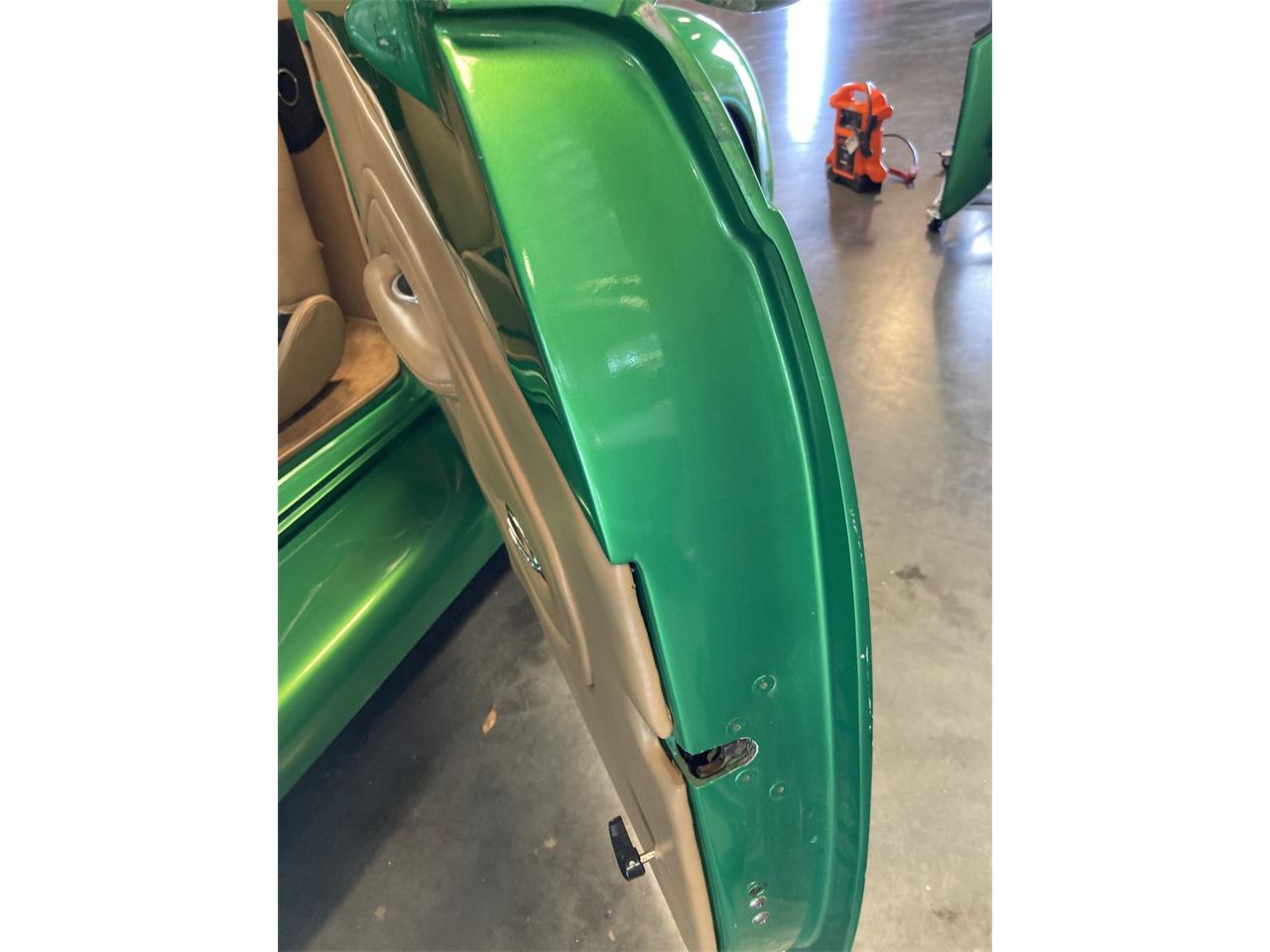 Ford-Roadster-1939-Candy-Metallic-Green-Tan-42