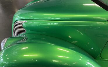 Ford-Roadster-1939-Candy-Metallic-Green-Tan-46