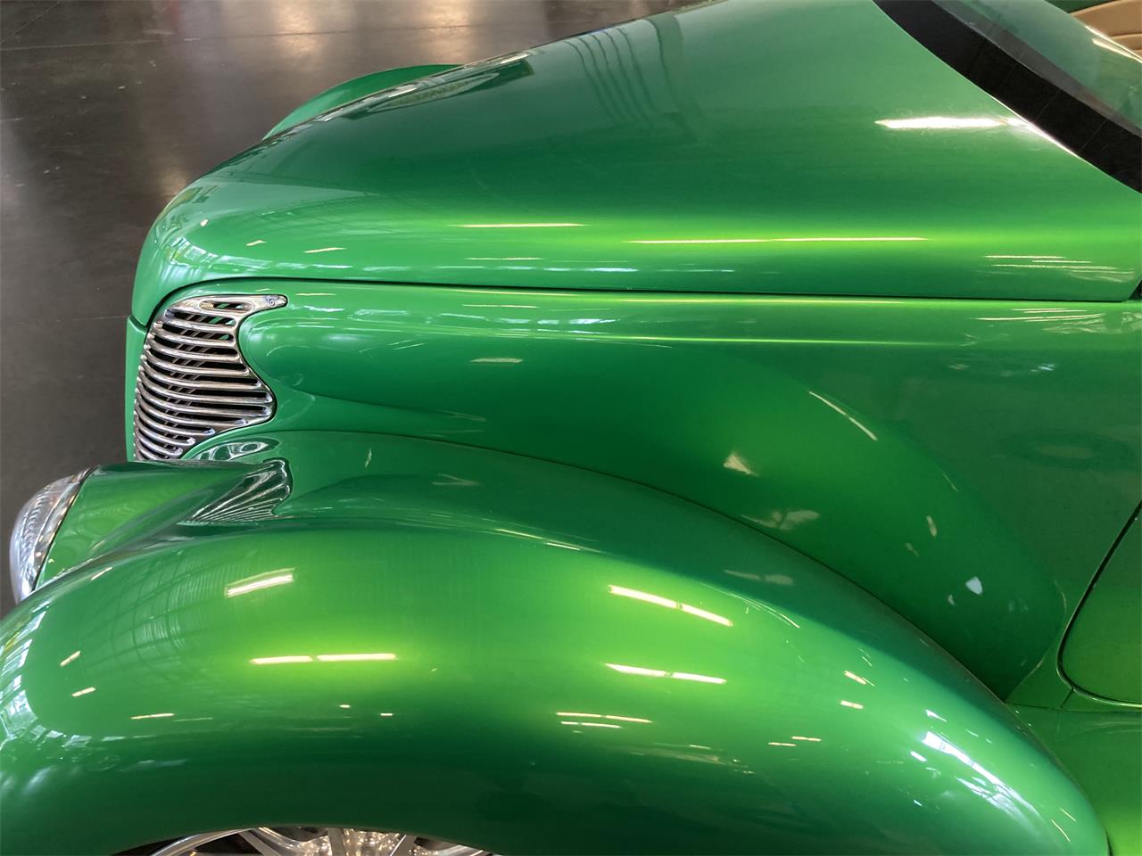 Ford-Roadster-1939-Candy-Metallic-Green-Tan-46
