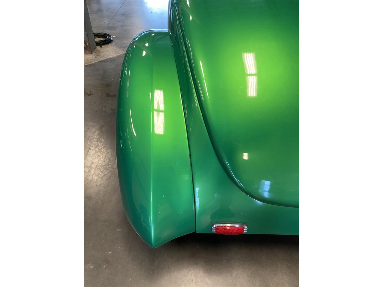 Ford-Roadster-1939-Candy-Metallic-Green-Tan-52