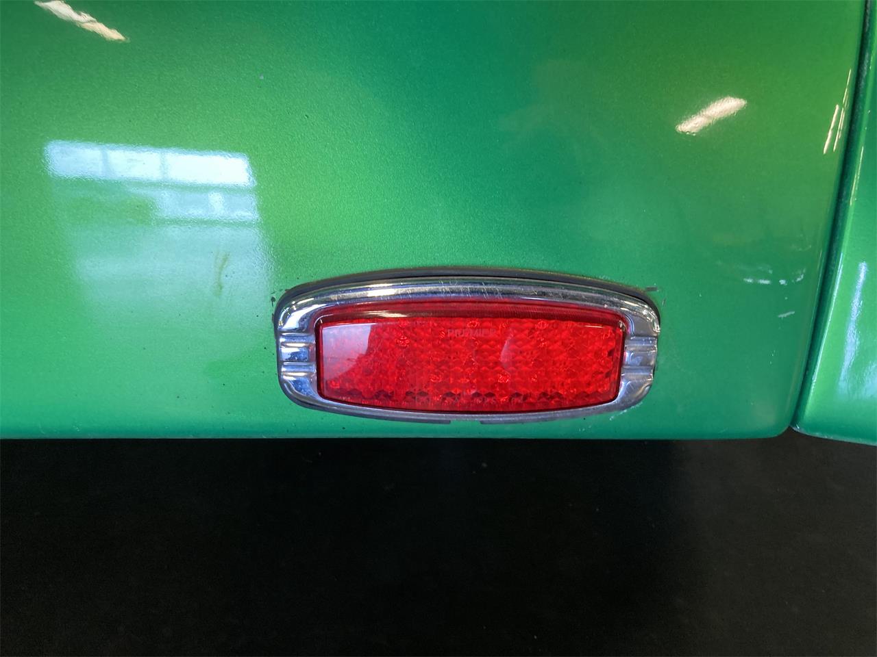 Ford-Roadster-1939-Candy-Metallic-Green-Tan-54