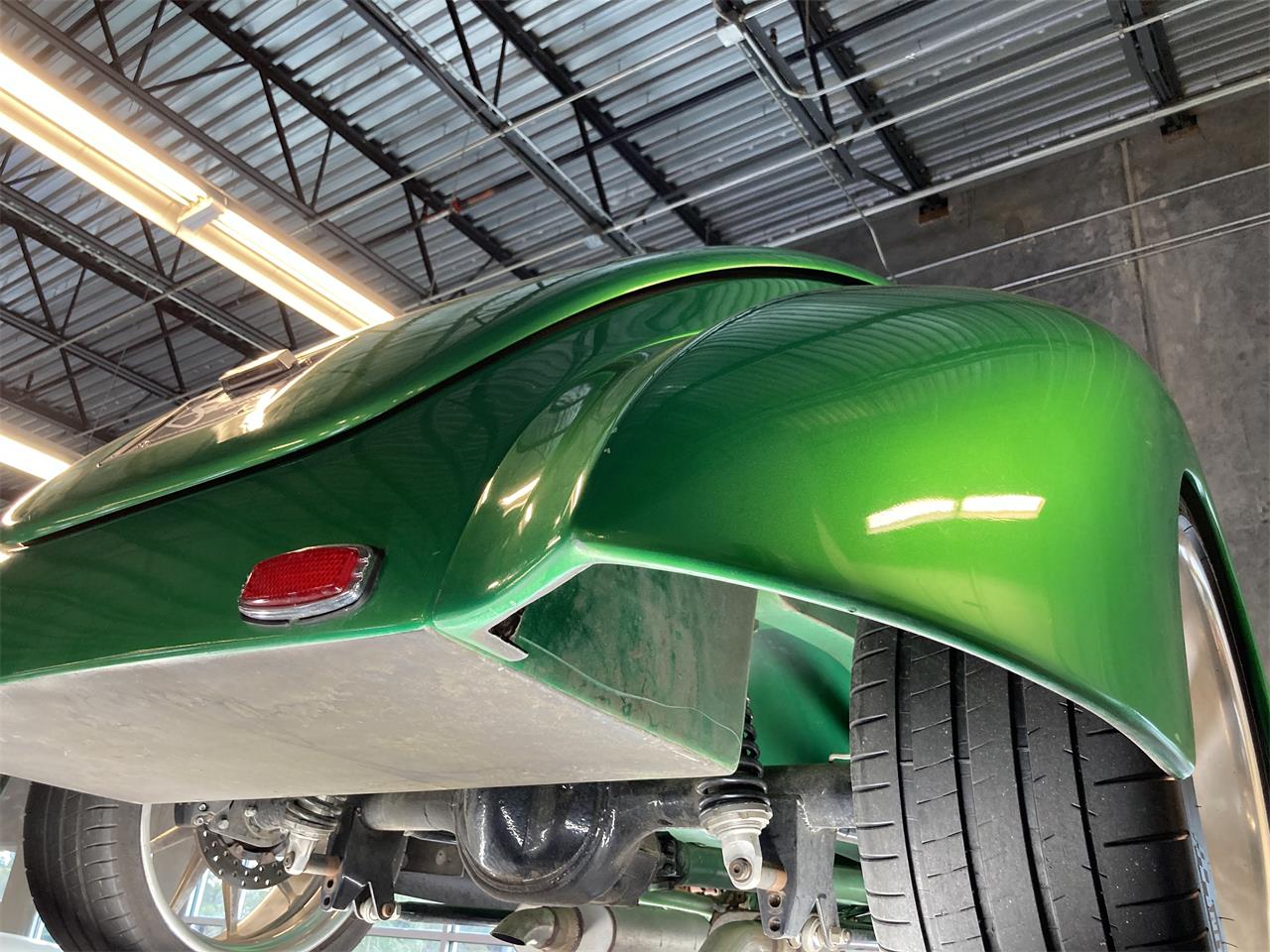 Ford-Roadster-1939-Candy-Metallic-Green-Tan-56
