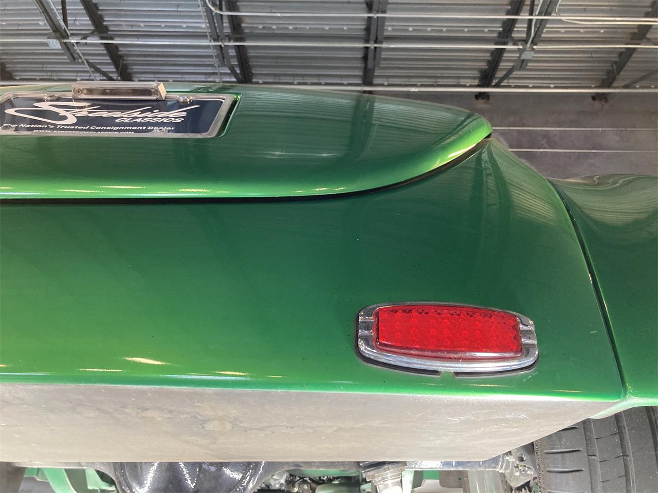 Ford-Roadster-1939-Candy-Metallic-Green-Tan-59
