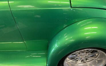 Ford-Roadster-1939-Candy-Metallic-Green-Tan-75