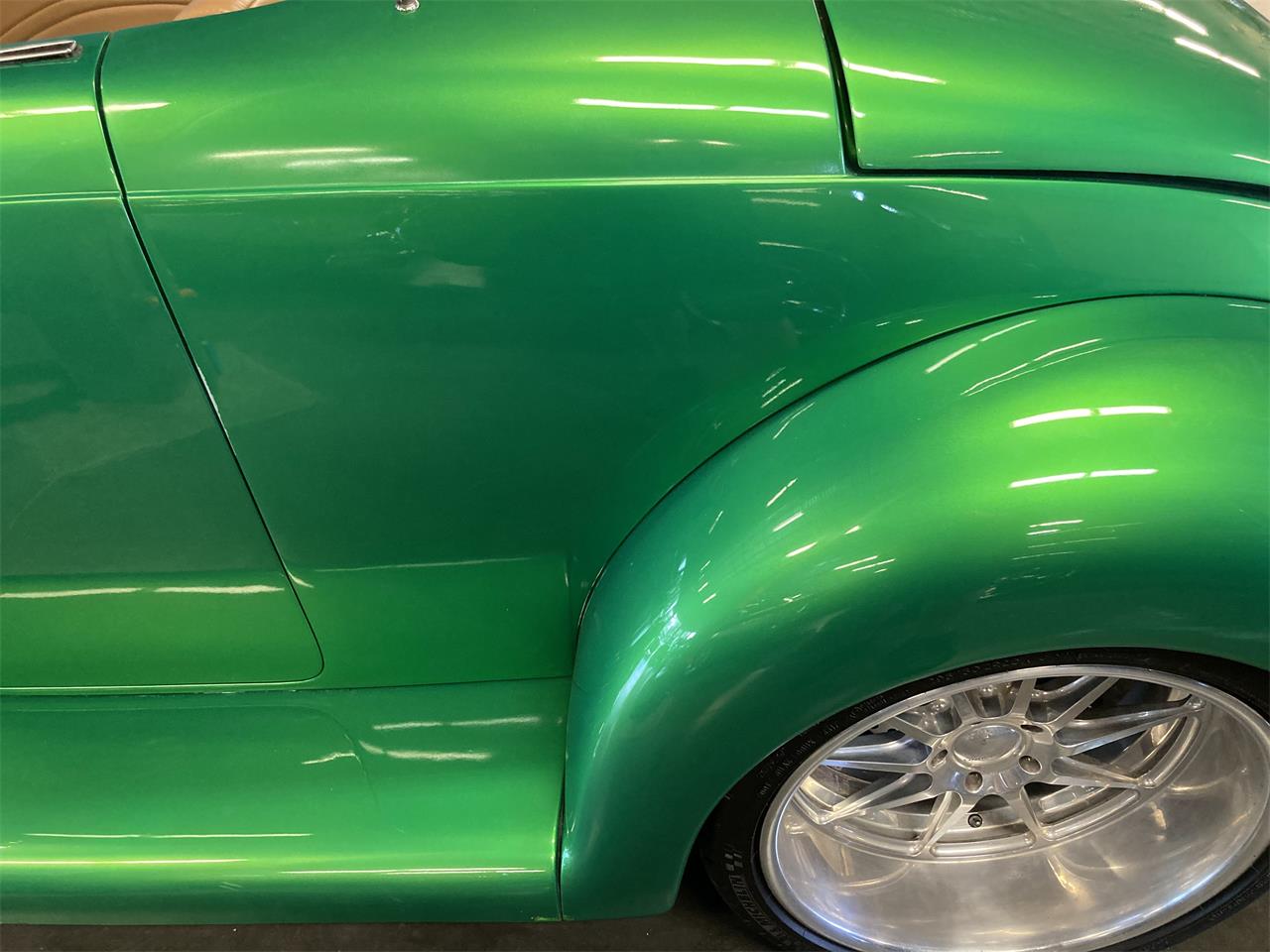 Ford-Roadster-1939-Candy-Metallic-Green-Tan-75