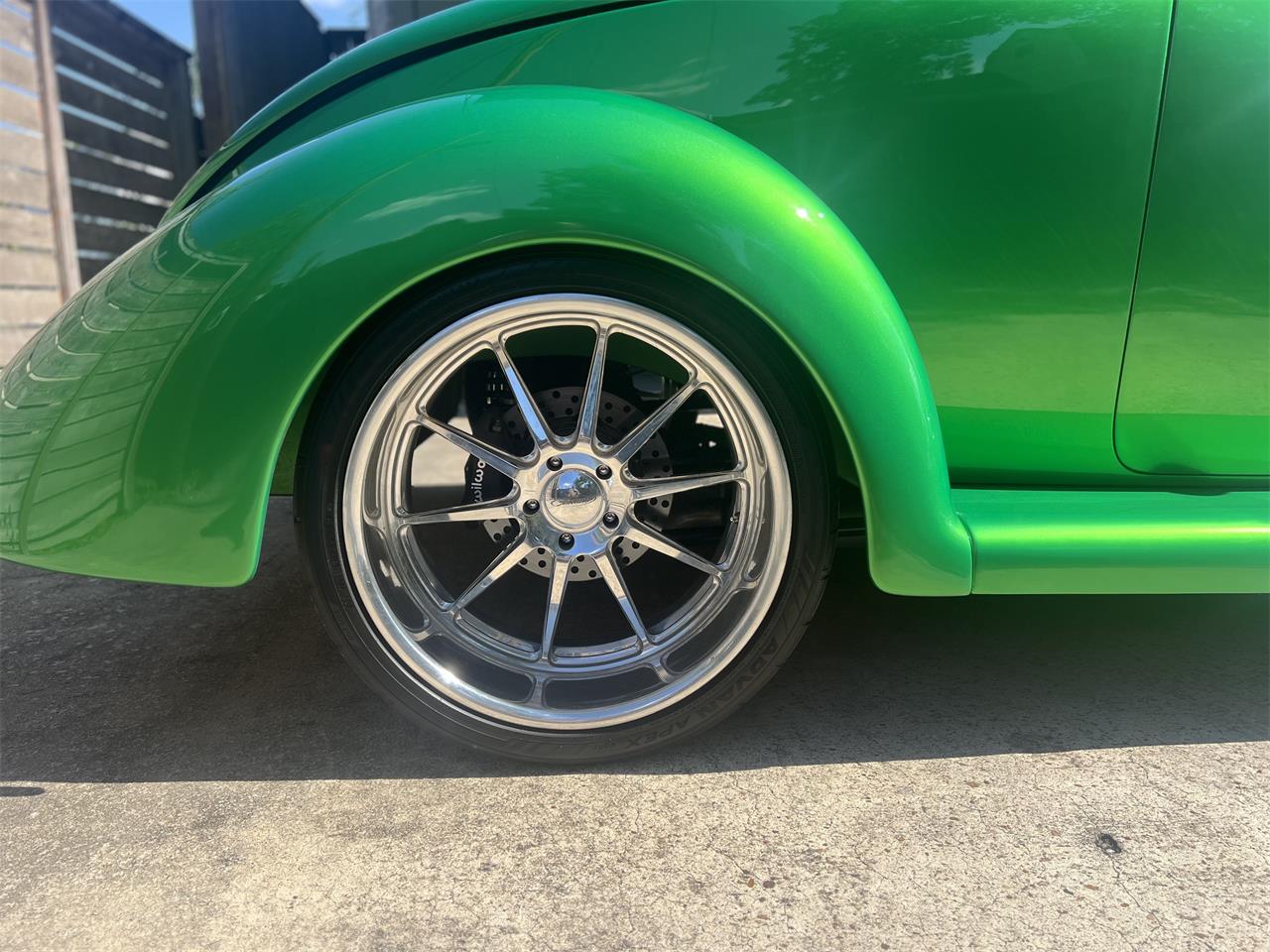 Ford-Roadster-1939-Candy-Metallic-Green-Tan-76