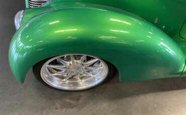 Ford-Roadster-1939-Candy-Metallic-Green-Tan-80