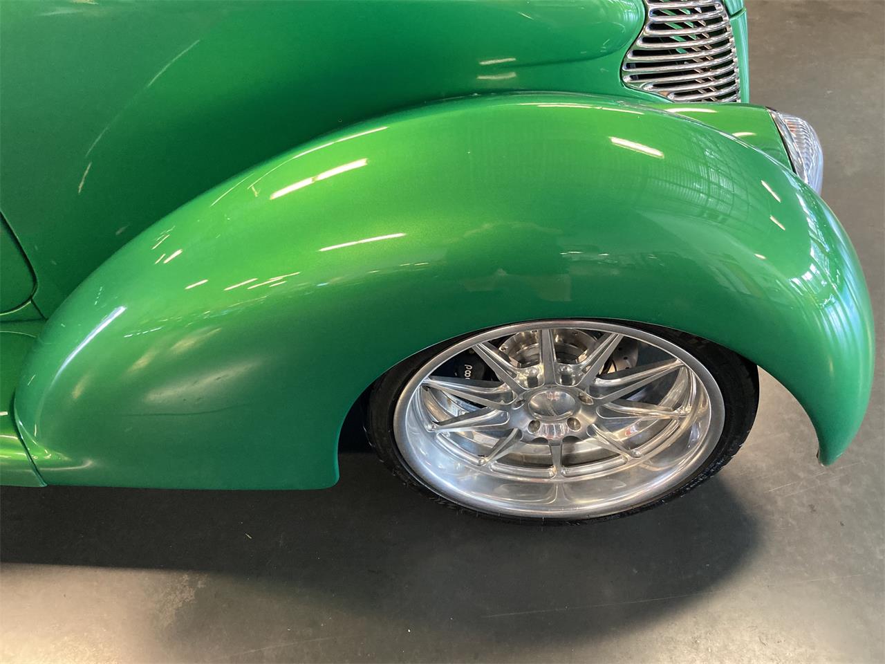 Ford-Roadster-1939-Candy-Metallic-Green-Tan-81