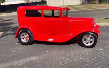 Ford-Sedan-1930-2