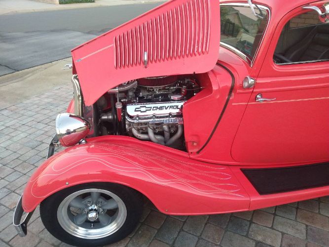 Ford-Sedan-1933-Custom-Orange-Coral-8