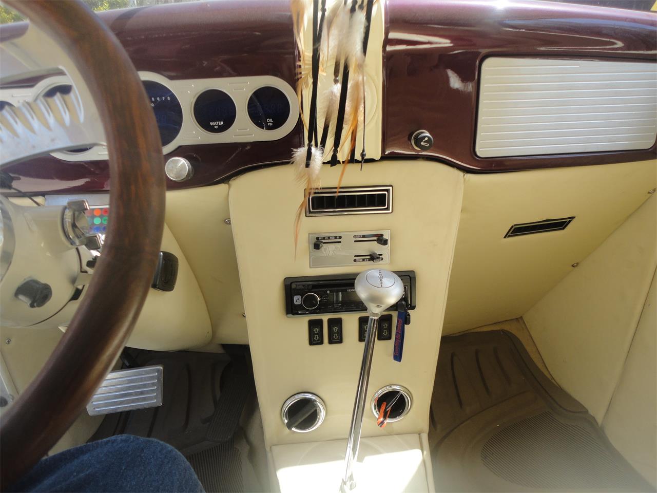 Ford-Sedan-1935-Purple-amp-White-White-Leather-12
