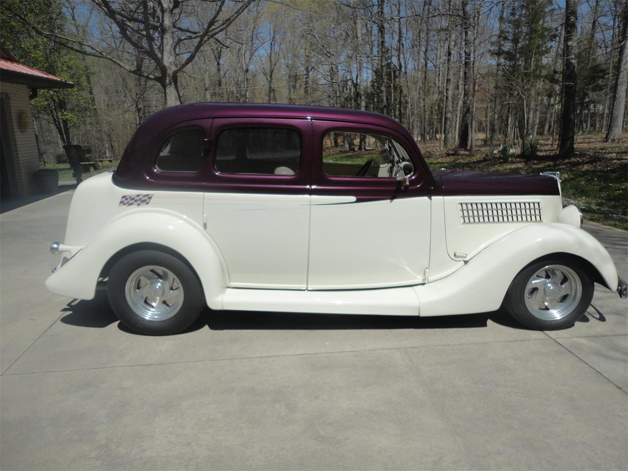 Ford-Sedan-1935-Purple-amp-White-White-Leather-2