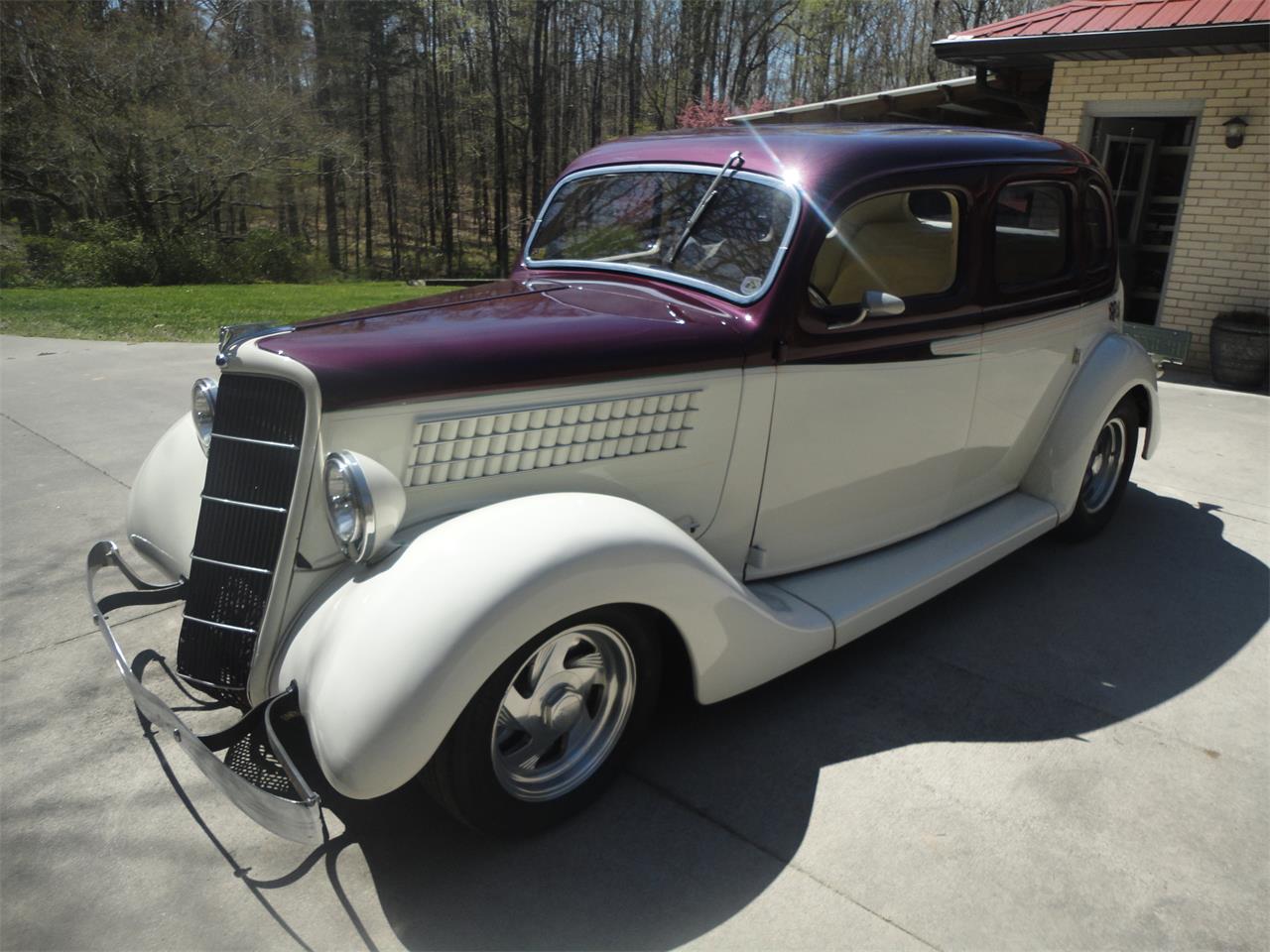 Ford-Sedan-1935-Purple-amp-White-White-Leather-6
