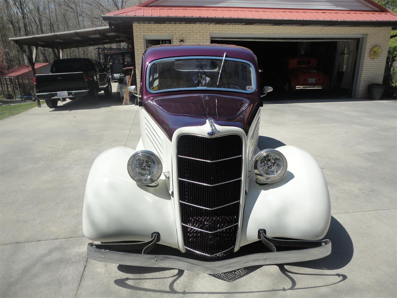 Ford-Sedan-1935-Purple-amp-White-White-Leather-7