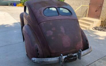 Ford-Sedan-1940-3