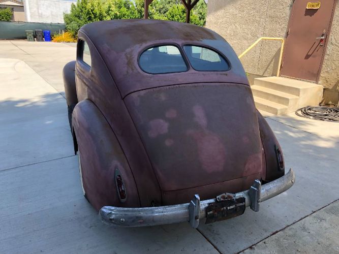 Ford-Sedan-1940-3