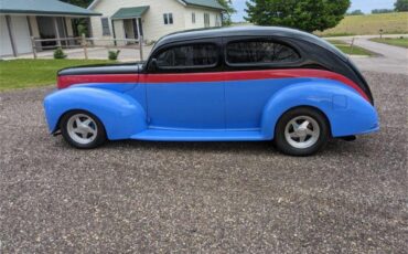 Ford-Sedan-1940-black-sky-blue-Gray