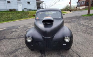 Ford-Sedan-1941-3