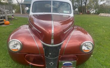 Ford-Sedan-1941-Brown-11