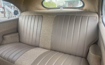 Ford-Sedan-1941-Brown-15
