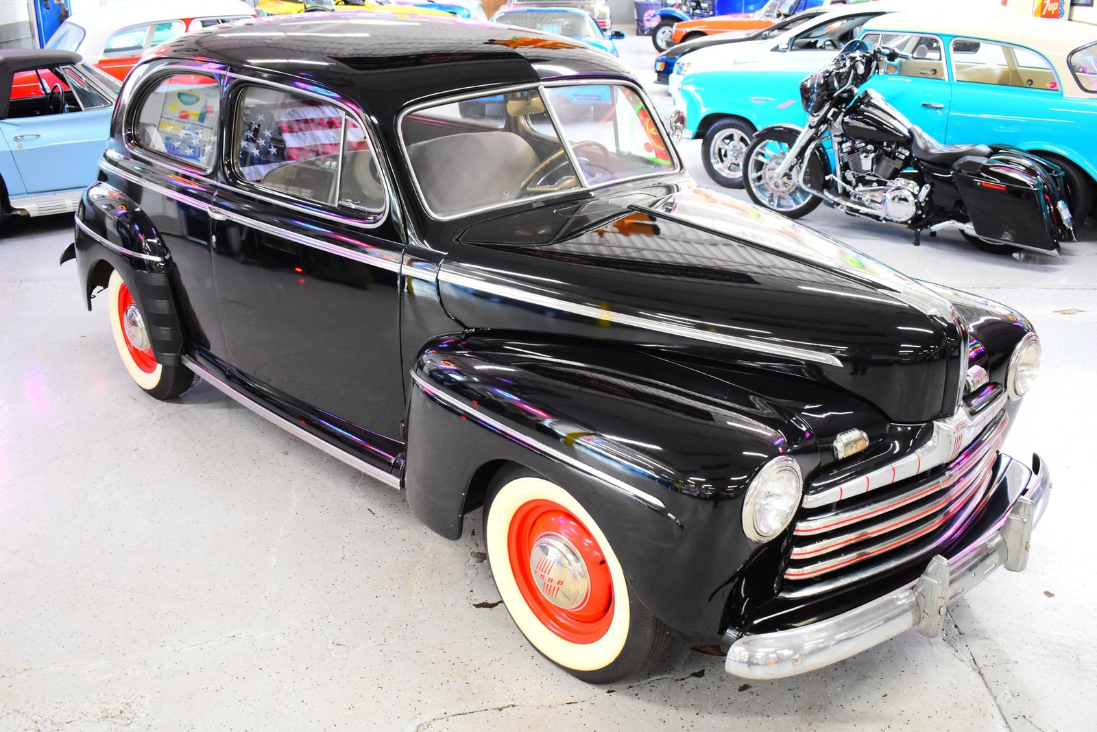 Ford-Sedan-1947-Coupe-1