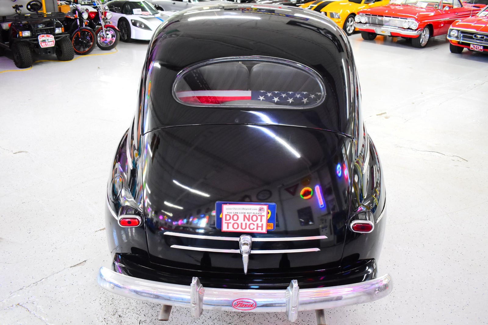 Ford-Sedan-1947-Coupe-12