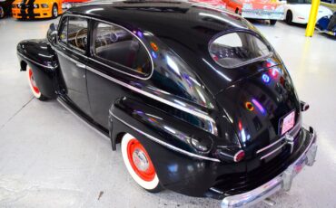 Ford-Sedan-1947-Coupe-15