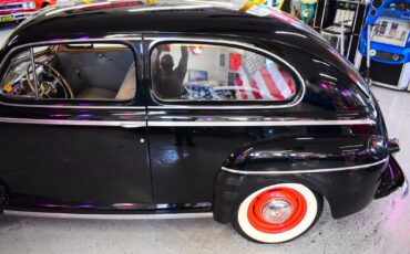 Ford-Sedan-1947-Coupe-18