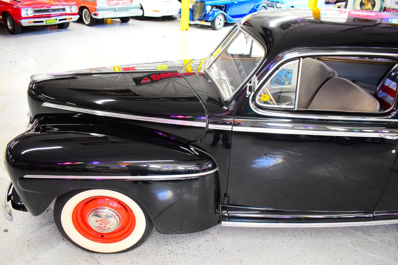 Ford-Sedan-1947-Coupe-19