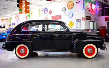 Ford-Sedan-1947-Coupe-3
