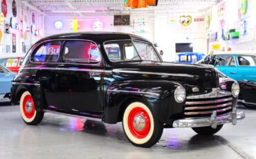 Ford-Sedan-1947-Coupe