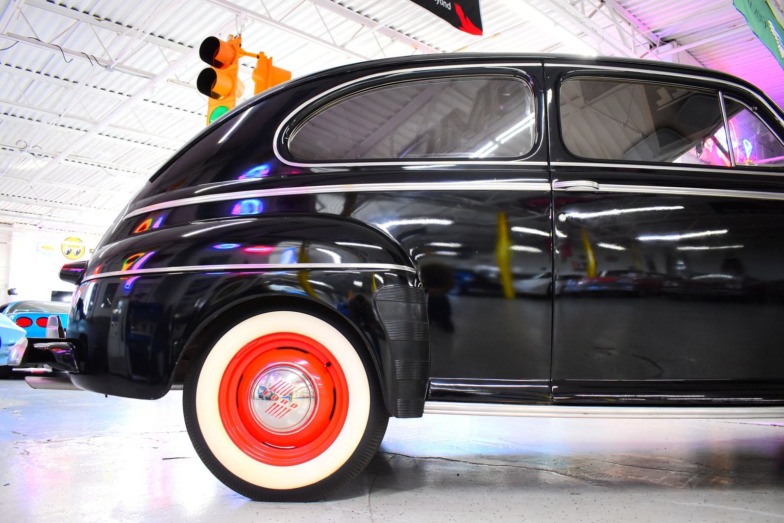 Ford-Sedan-1947-Coupe-6