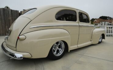 Ford-Sedan-1948-Sedan-1