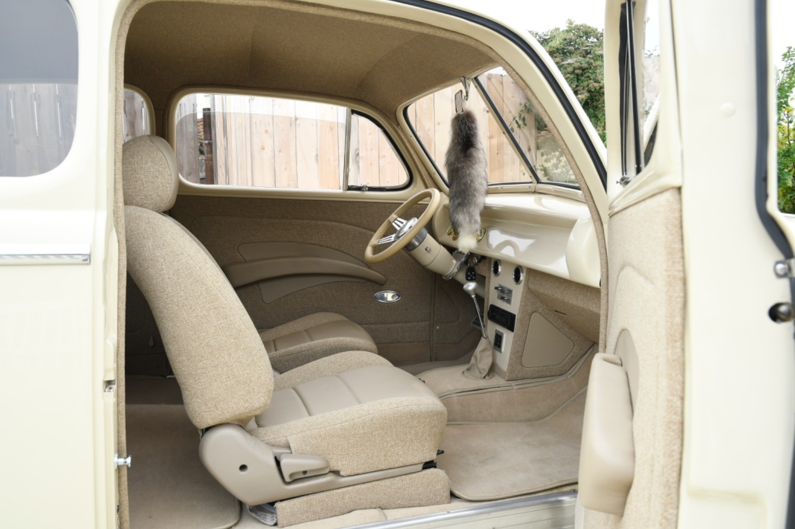 Ford-Sedan-1948-Sedan-10