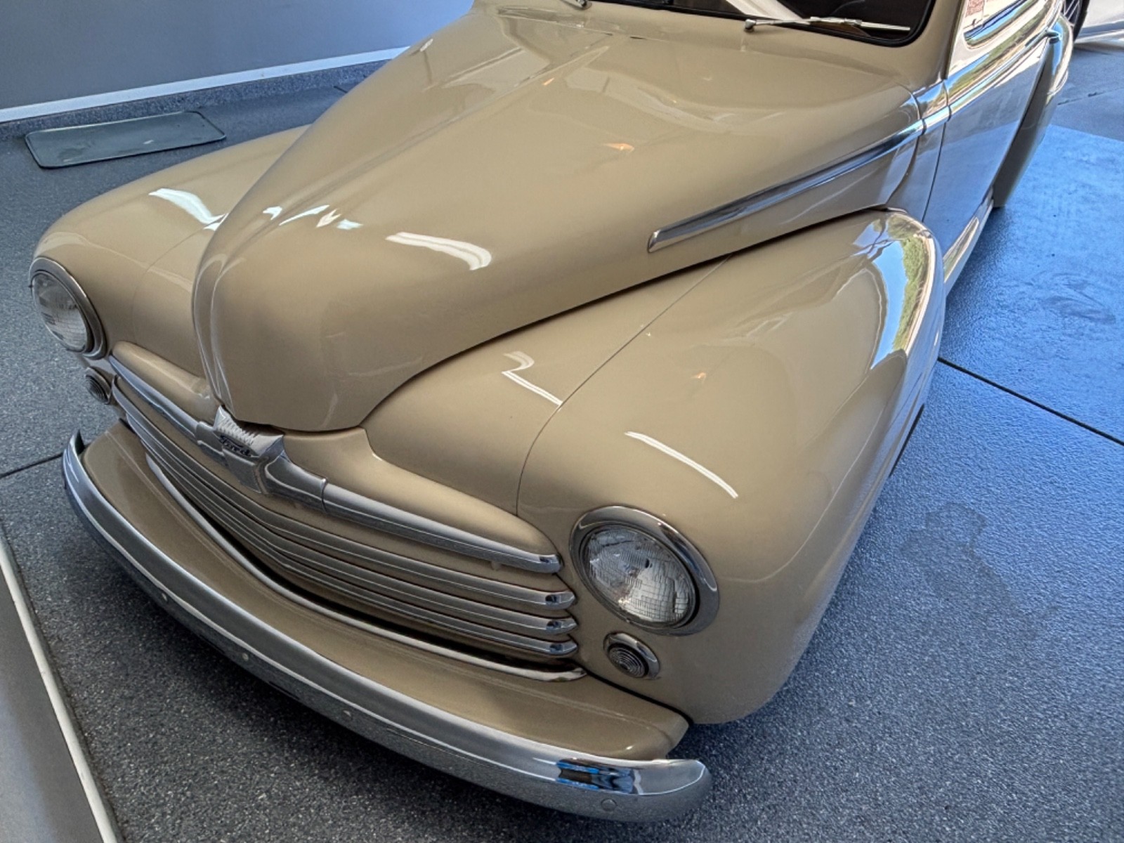 Ford-Sedan-1948-Sedan-19