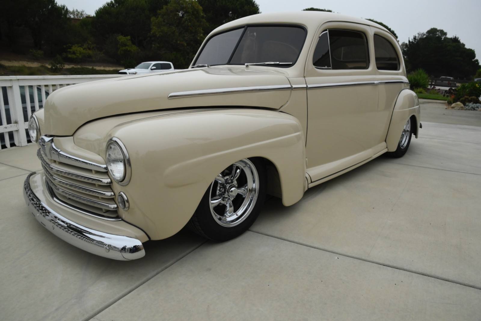Ford-Sedan-1948-Sedan-3