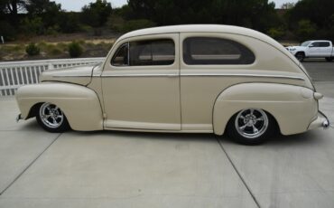 Ford-Sedan-1948-Sedan-4