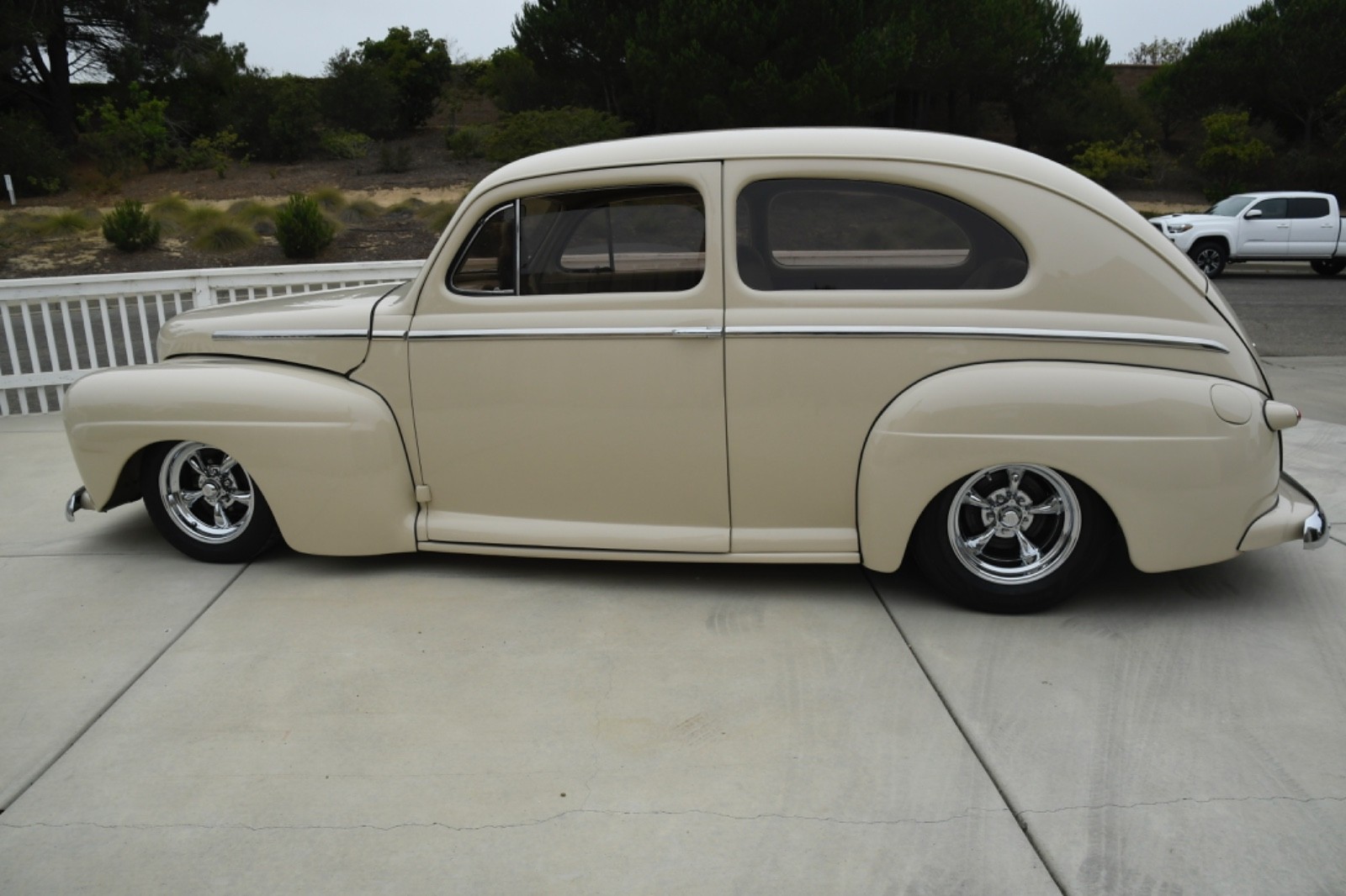Ford-Sedan-1948-Sedan-4