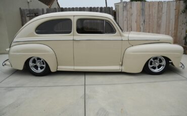 Ford-Sedan-1948-Sedan-5