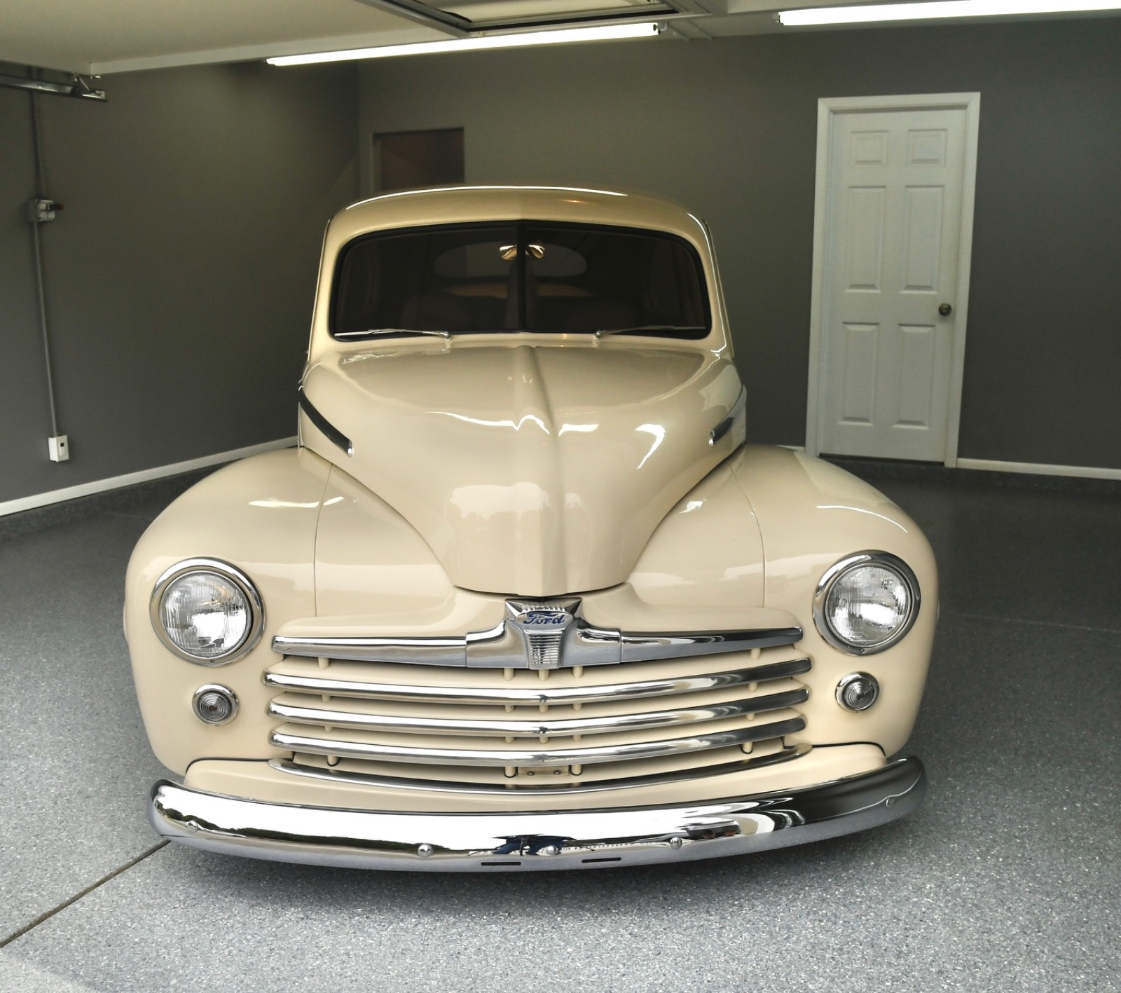 Ford-Sedan-1948-Sedan-7