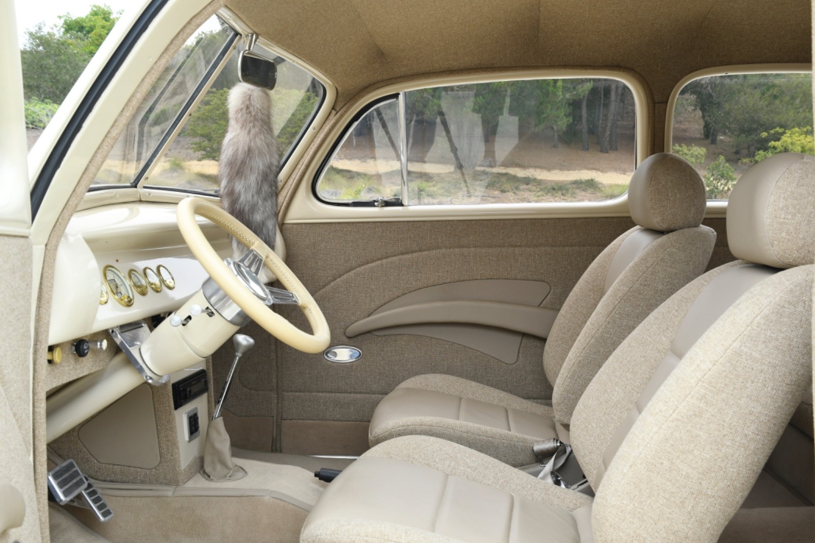 Ford-Sedan-1948-Sedan-9