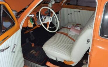 Ford-Sedan-1949-Orange-1